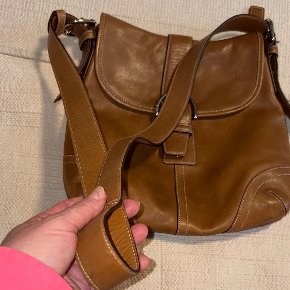 Coach Soho Vintage. Leather/Silver Buckle Crossbody Saddlebag. EUC - Picture 11 of 16